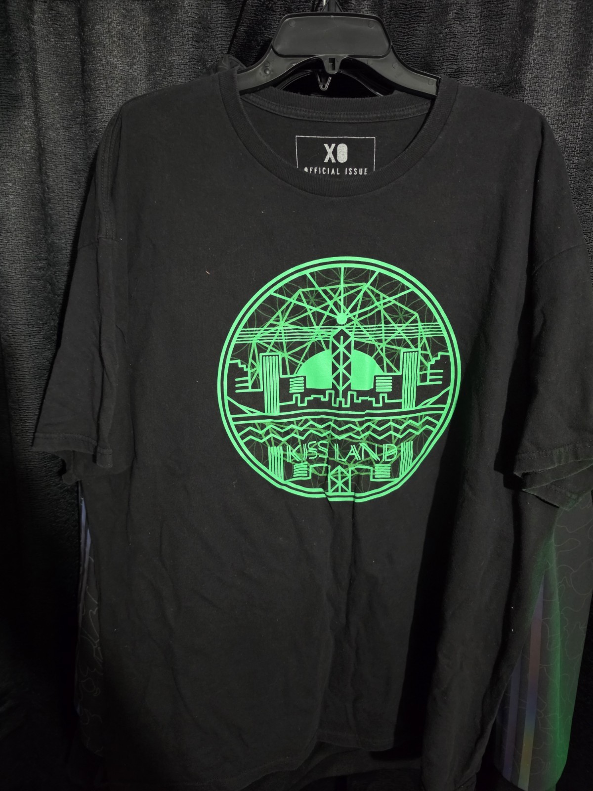 XO Official Issue Men\'s Black/Green Kissland Graphic Logo T-Shirt 2XL