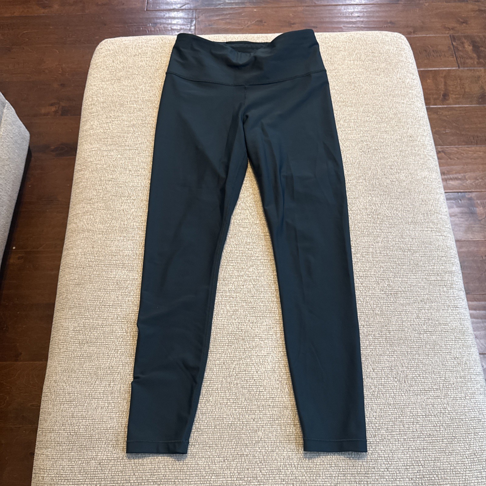 Athleta Interval Tight 7/8 Legging Green Size - 0606 Athleta Interval Tight 7/8 Legging Green Size - 0606