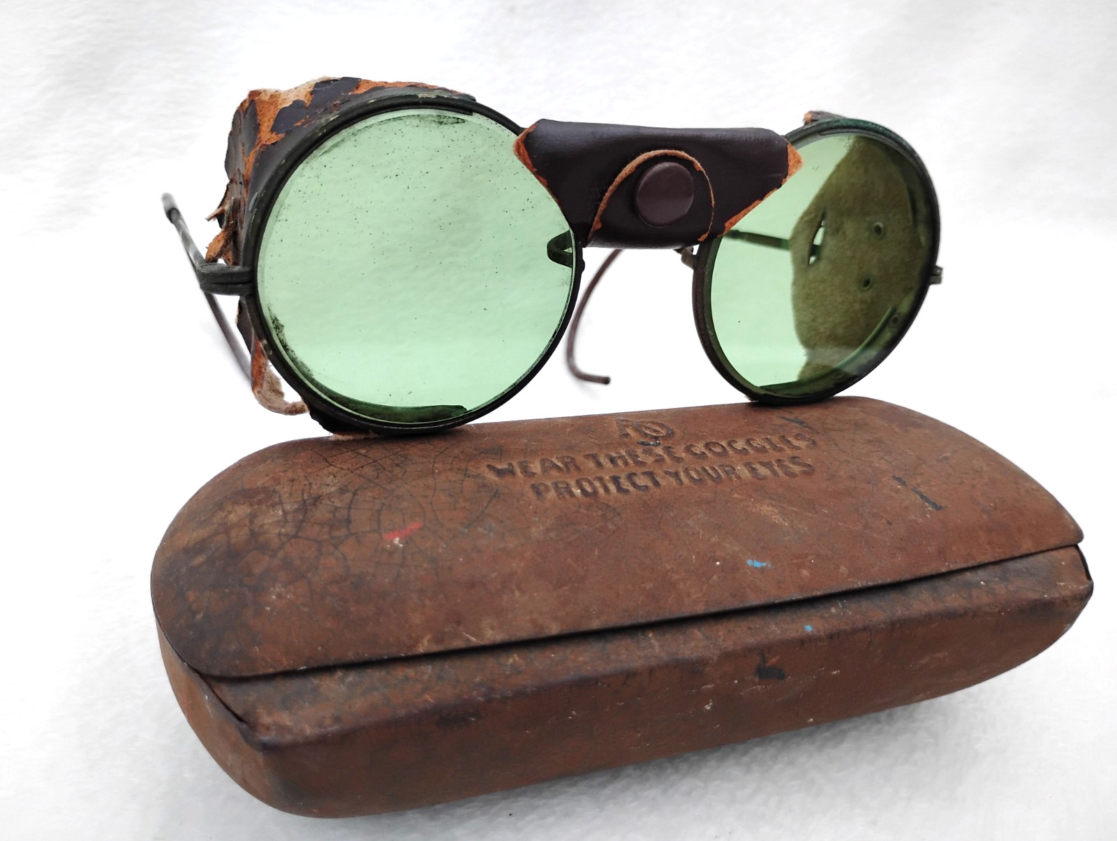VINTAGE 1930s AMERICAN OPTICAL SAFETY GOGGLES STEAMPUNK SUNGLASSES GREEN LENS