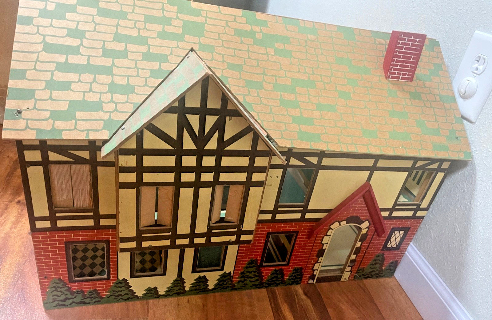 VINTAGE 1940s 2 STORY Tudor style DOLLHOUSE red brick 5 room holds 1:16 furnitur