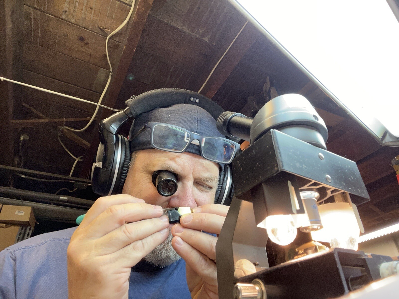 Phonograph Cartridge Diamond Inspection And Testing