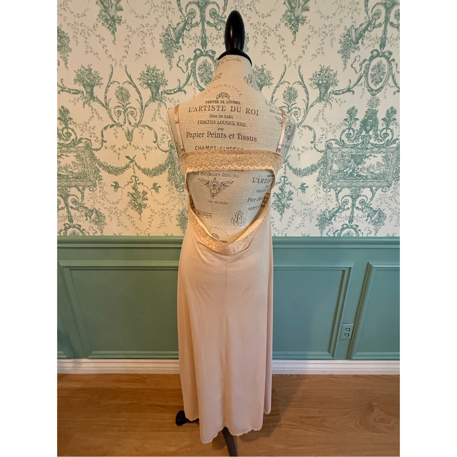 1970’s/80’s Vintage Vassarette Open-Back Slip Dress