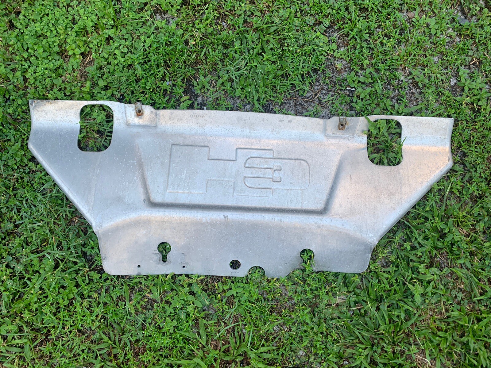 HUMMER H3 FRONT ENGINE SPLASH GUARD SHIELD UNDER COVER SKID PLATE OEM READ