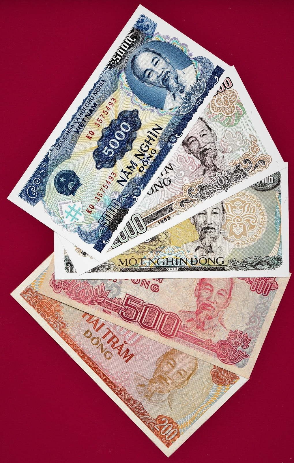 VIETNAM UNC NOTES: 200, 500, 1000, 2000 & 5000 DONG Large & Small Serial Variety