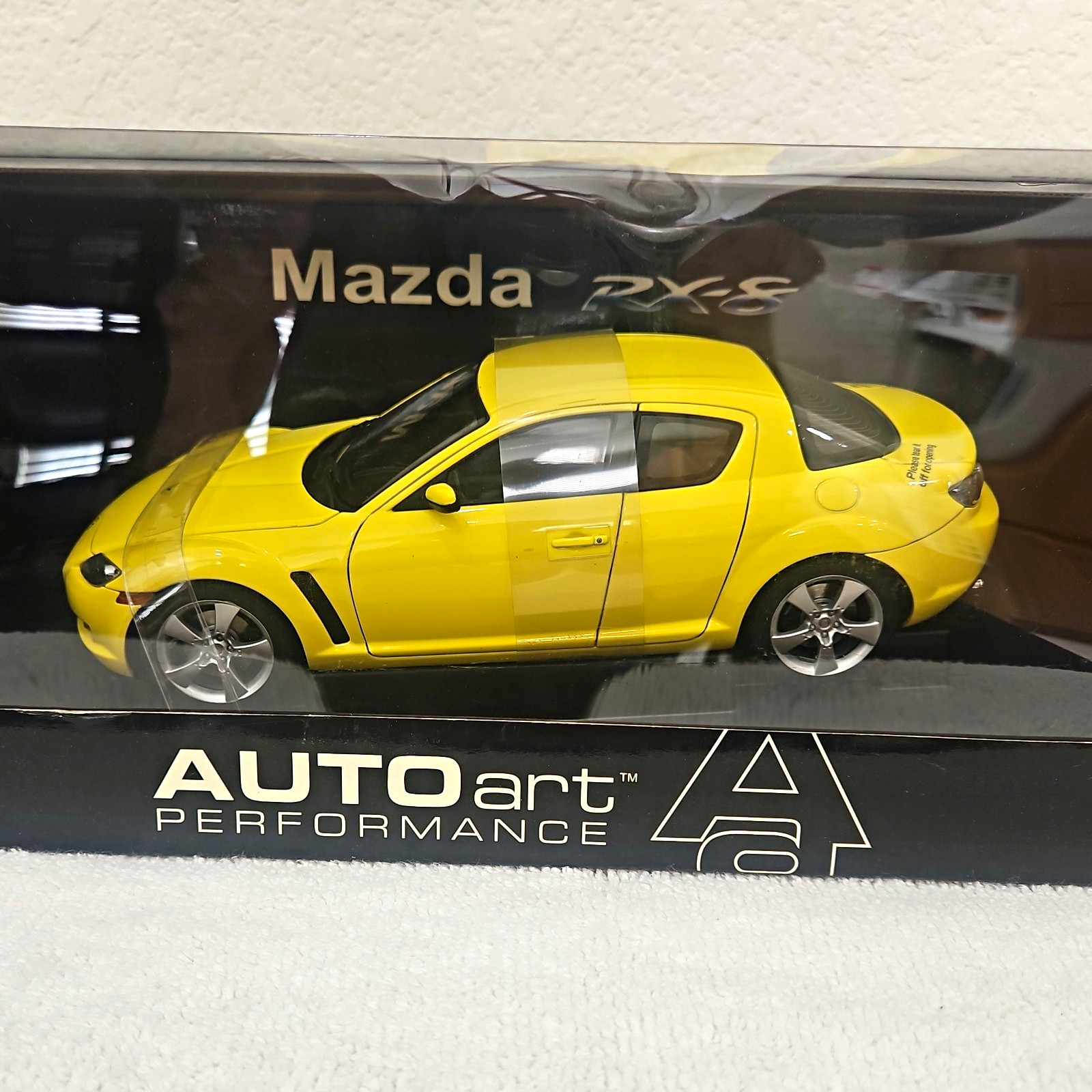 AUTOart Performance 1:18 Mazda RX-8 2003 Diecast Model Car Yellow w/ Stand AUTOart Performance 1:18 Mazda RX-8 2003 Diecast Model Car Yellow w/ Stand