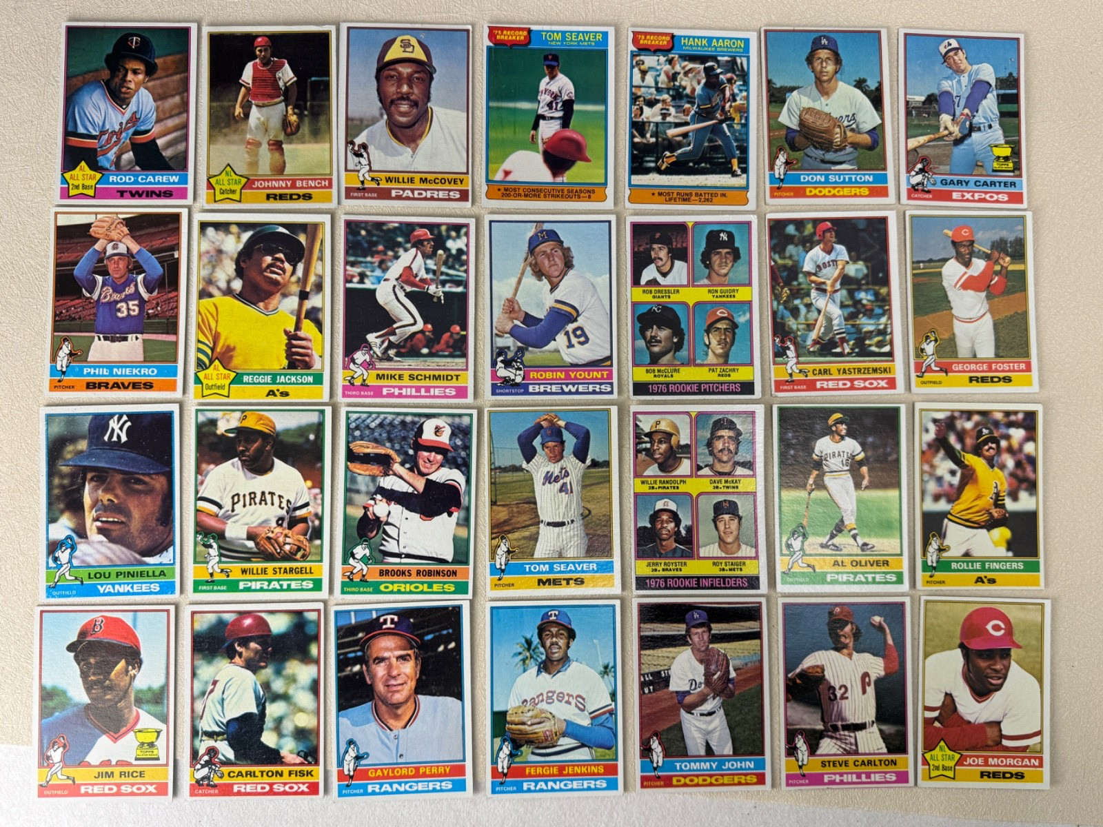 1976 Topps HOF Lot (28) Aaron Bench Seaver Reggie Yaz Schmidt & MORE SHARP