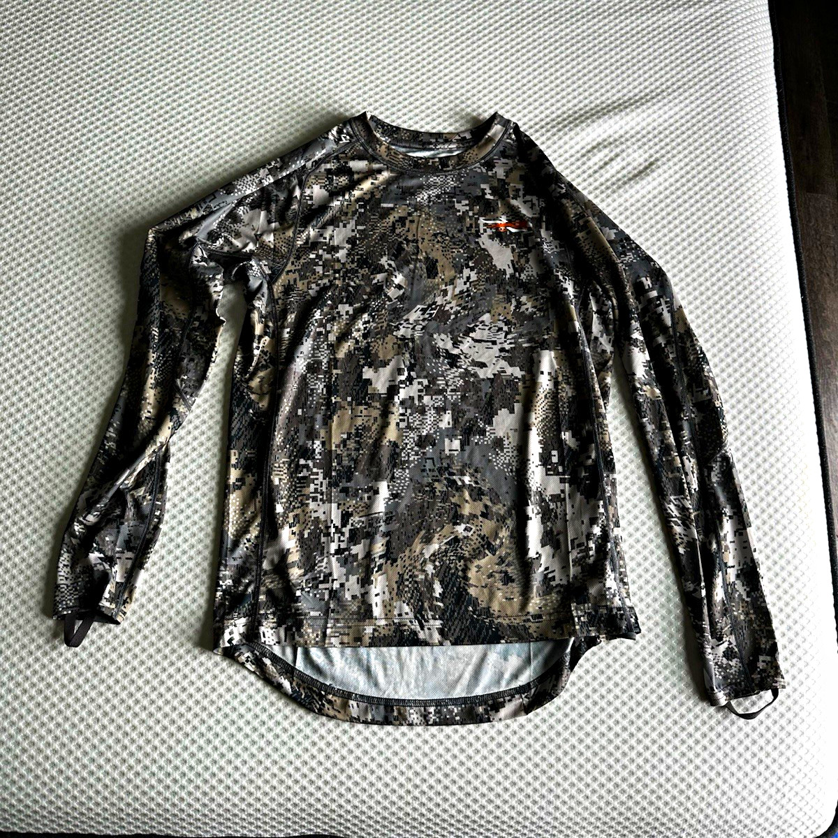Sitka Men\'s M Long Sleeve Camo Hunting Base Layer elevated II Brand new Sitka Men\'s M Long Sleeve Camo Hunting Base Layer elevated II Brand new