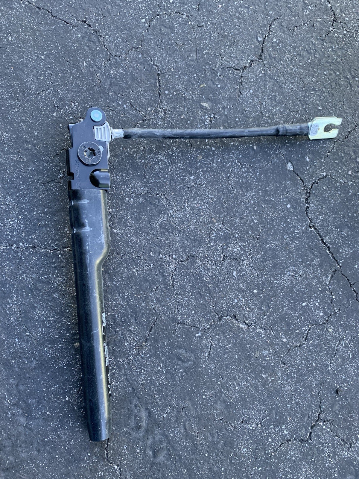 OEM 21-25 Tesla Model S X front right side seat belt pretensioner 1614087-00-C