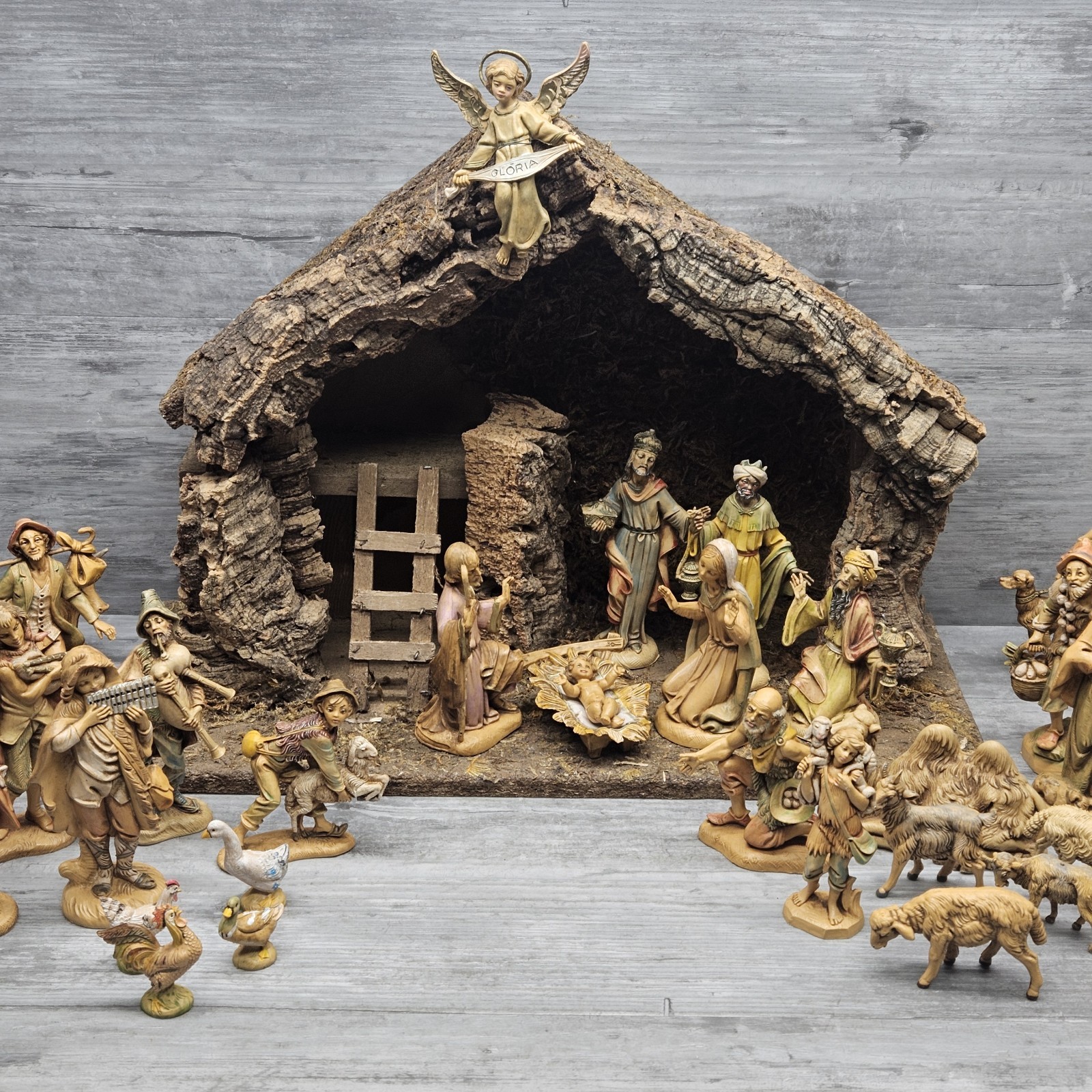Fontanini Depose Italy 38 Piece Nativity Set Wooden Creche Stable Fontanini Depose Italy 38 Piece Nativity Set Wooden Creche Stable
