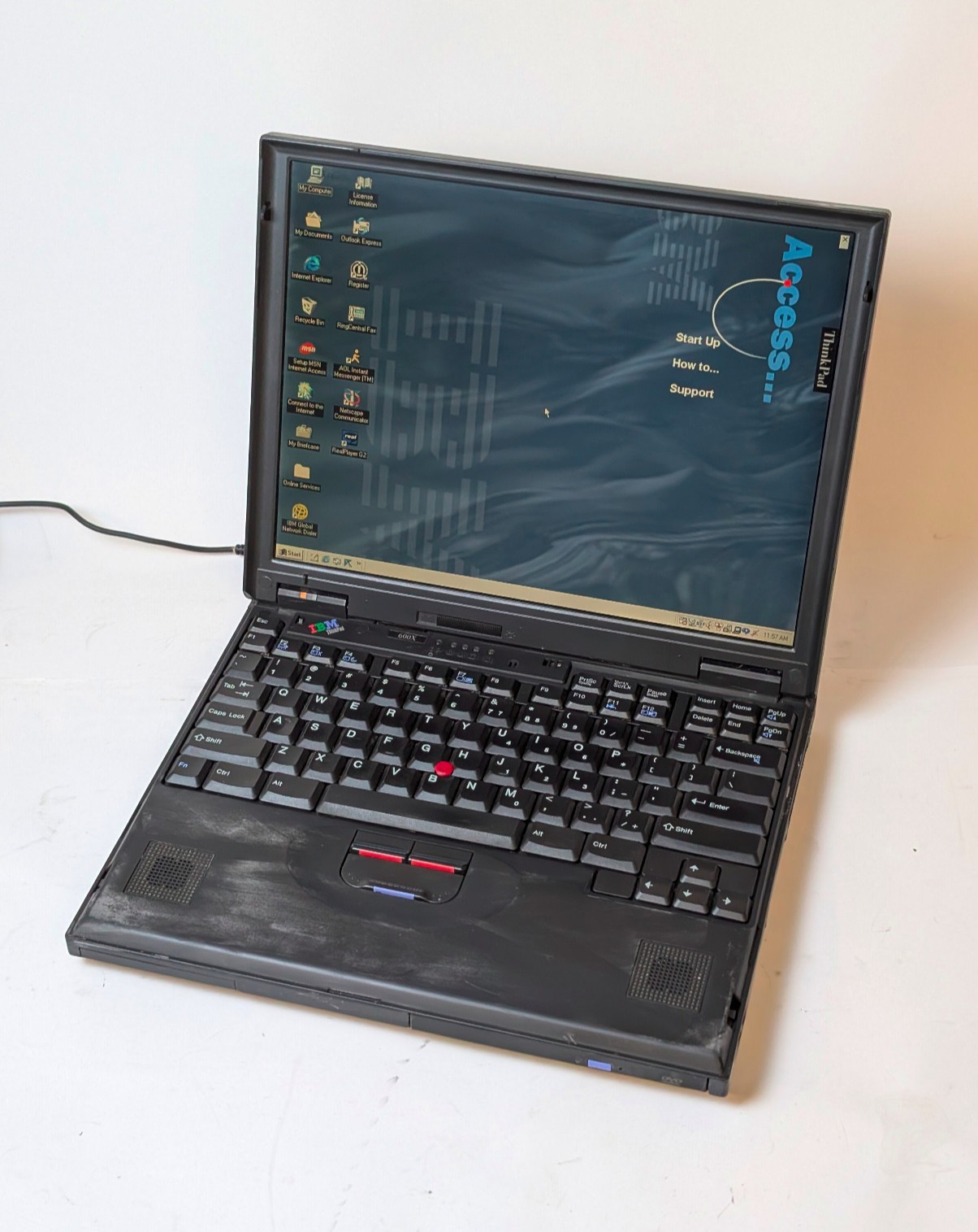 IBM ThinkPad 600X laptop [Pentium III @ 500MHz 448MB RAM 60GB HDD OEM 98 SE]
