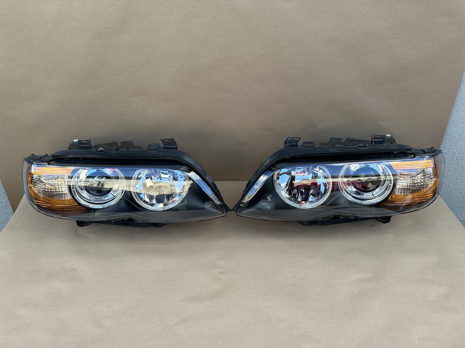 2004-2006 BMW E53 X5 Xenon Headlight Assembly, Pair L&R,  AFS Dynamic Xenon