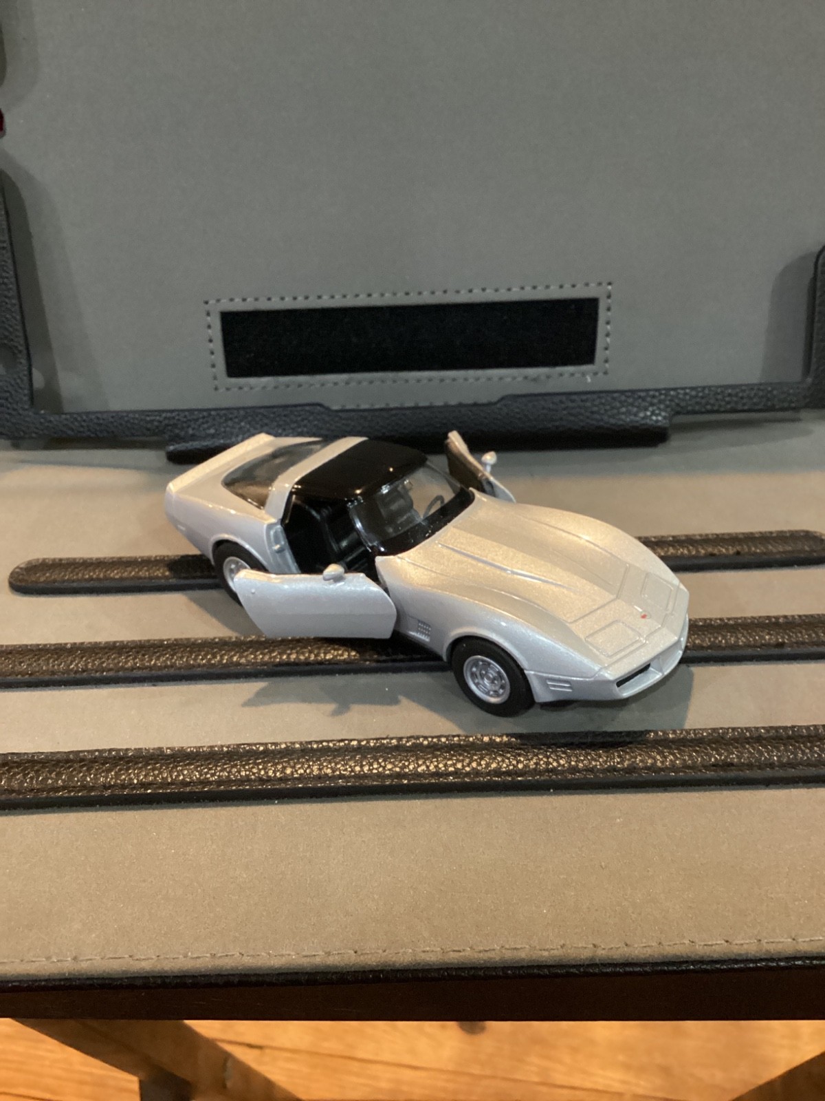 WELLY 82 CHEVY CORVETTE 4.75 INCHES LONG METALLIC SILVER
