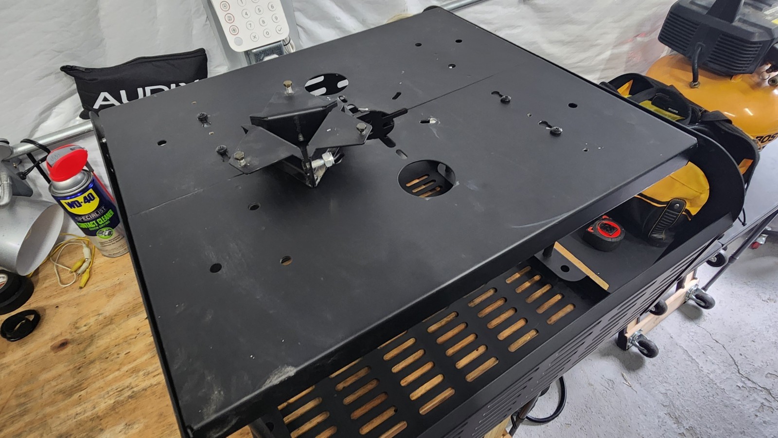 Peerless Projector Enclosure PE 1120 Used Peerless Projector Enclosure PE 1120 Used