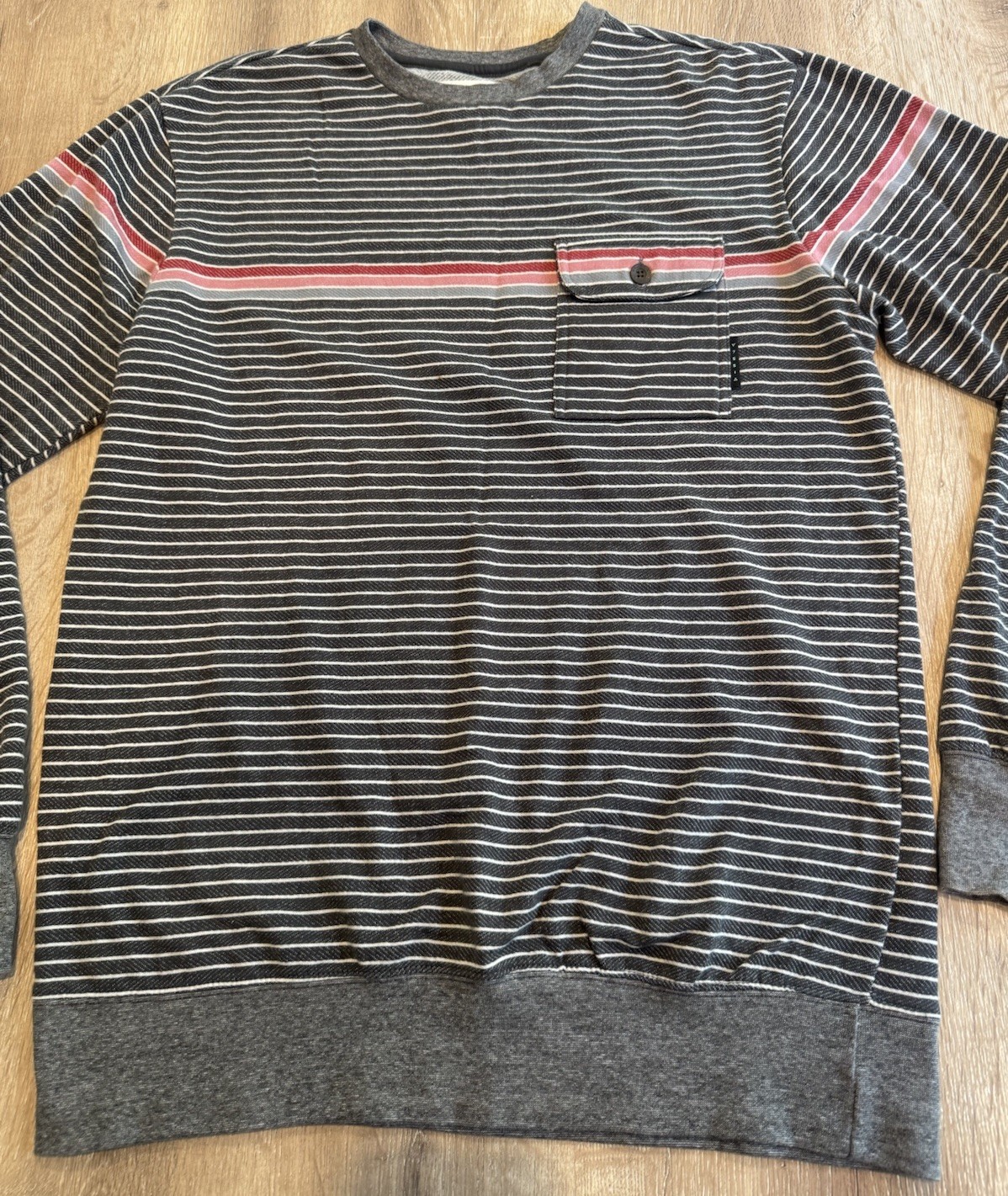 Men’s VISSLA Striped Crewneck Sweatshirt Size Large Long Sleeve Pocket Pullover