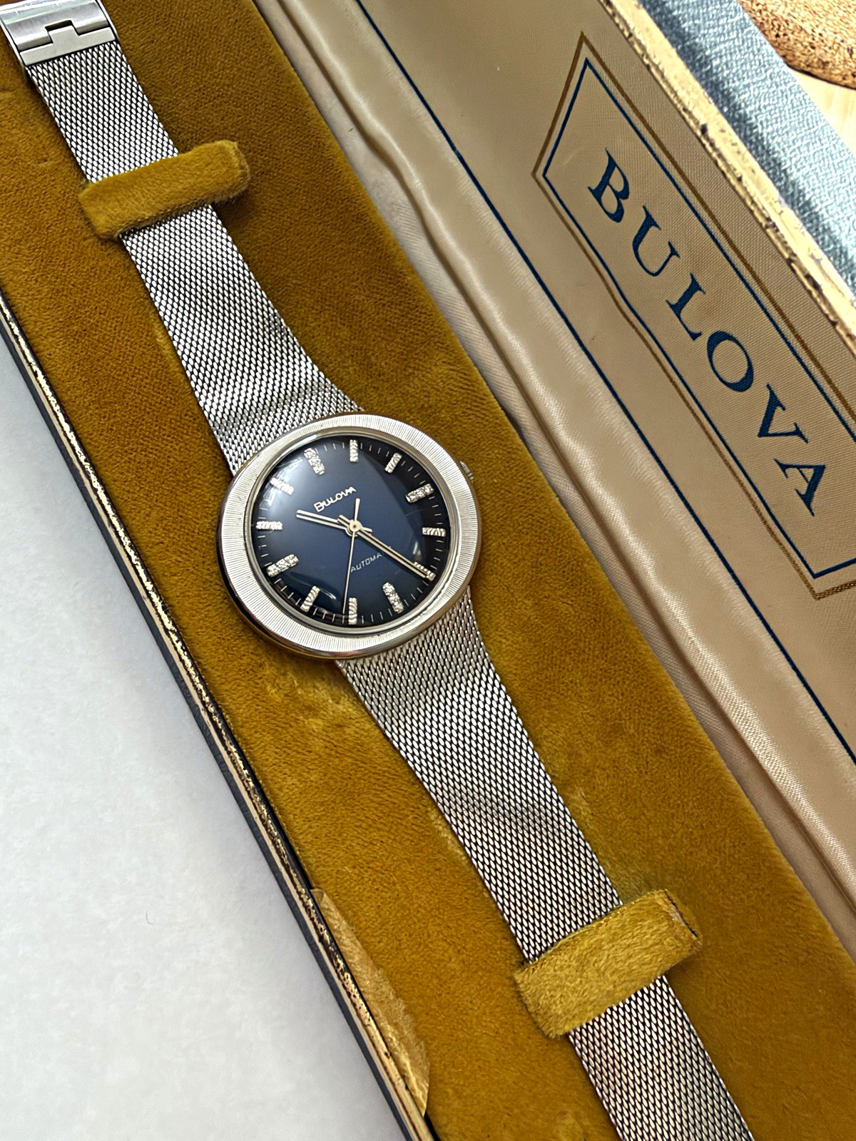 Vintage 1973 Bulova Automatic Men\'s Ellipse UFO Style Dress Watch Blue Dial 36mm