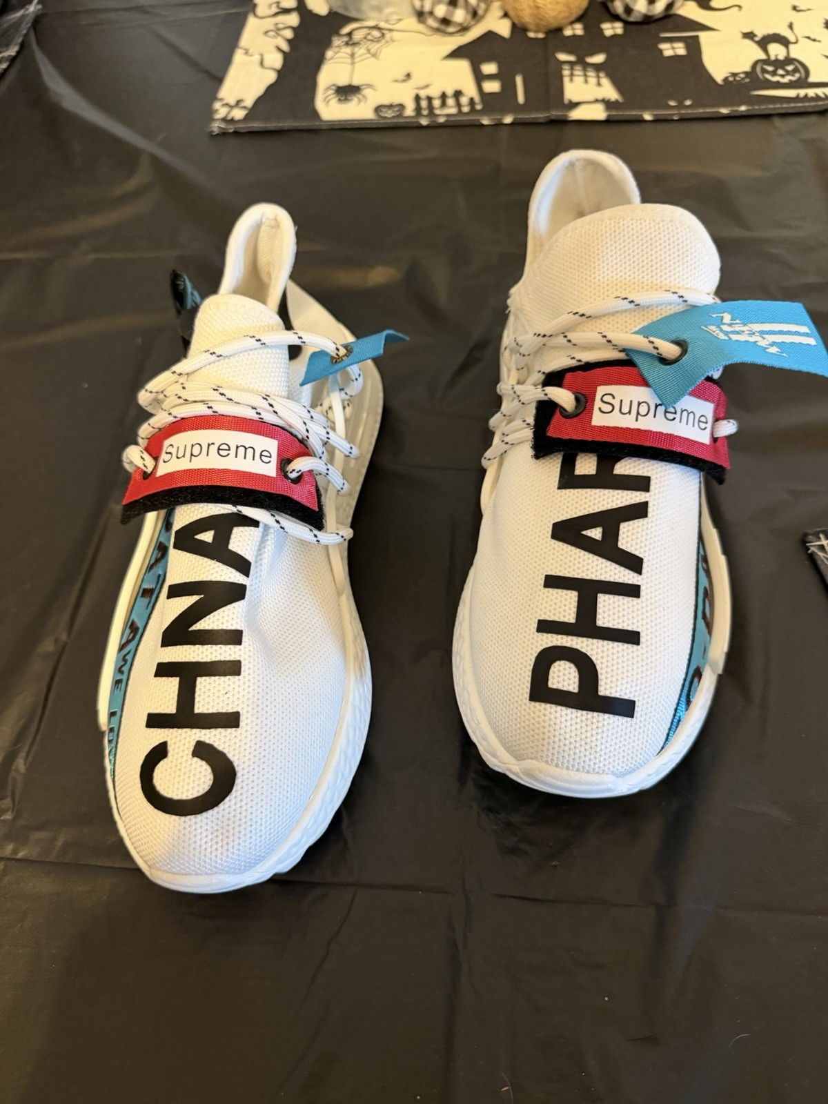 Men\'s Low Top Lace-Up Athletic Sneakers White Colorblock Graphic Text Men\'s Low Top Lace-Up Athletic Sneakers White Colorblock Graphic Text