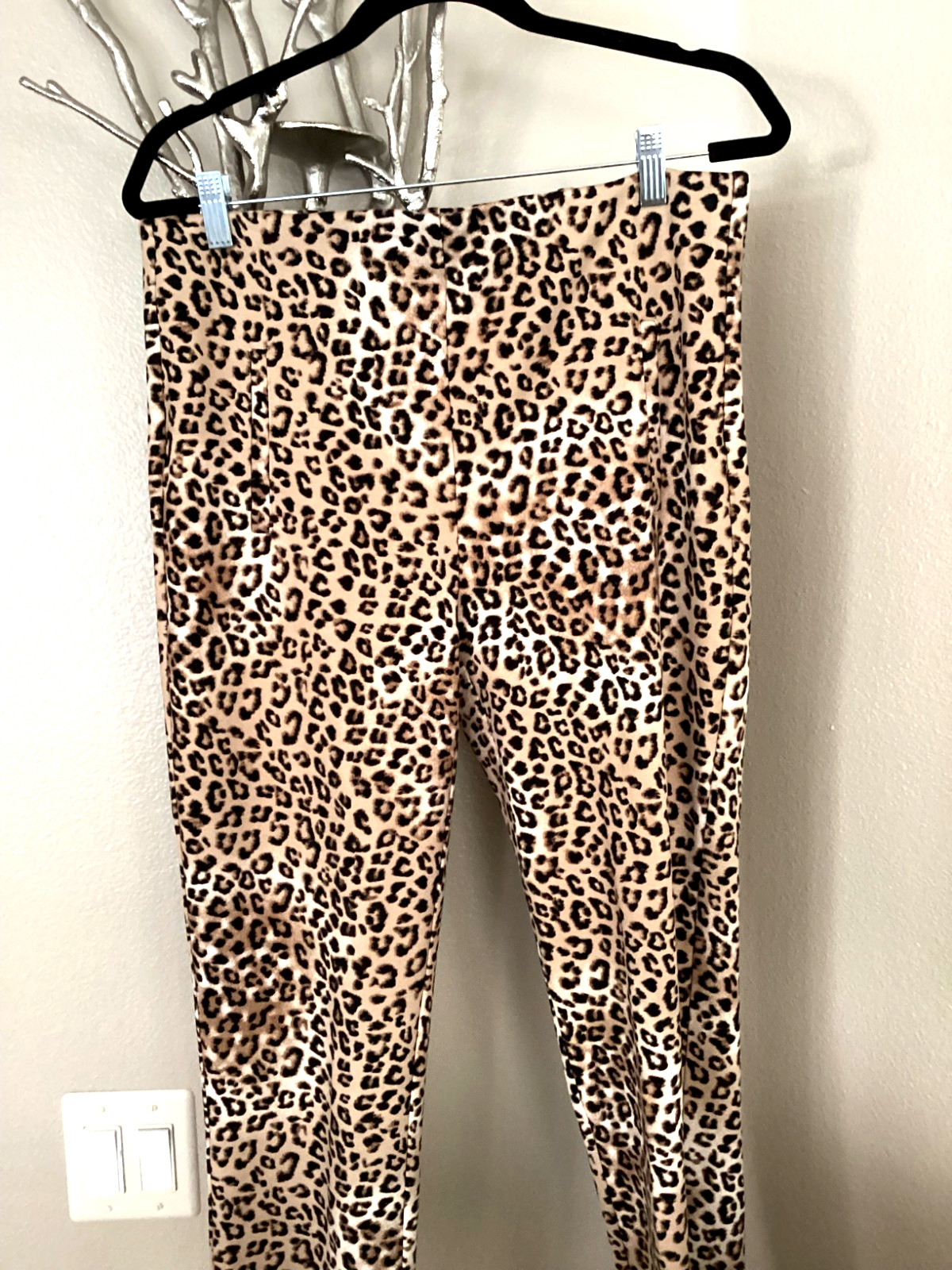 Chico\'s black and brown leopard straight leg women\'s pants, size 1 (8)