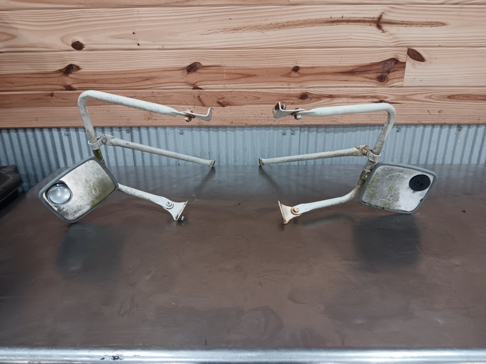 73-78 toyota pick up hilux OEM door tow mirrors need repair