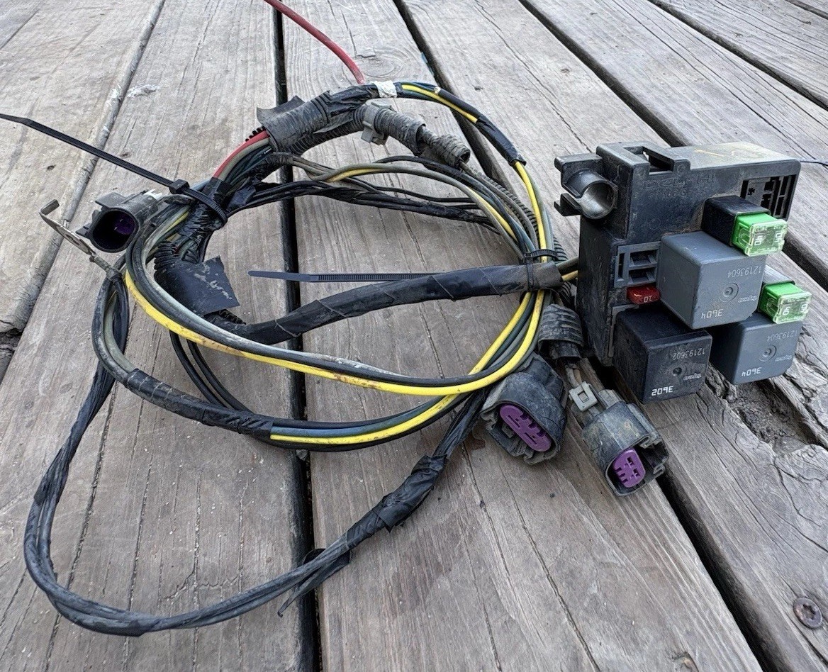 99-06 Silverado Sierra Tahoe Yukon OEM Electric Fan Conversion Factory Harness 99-06 Silverado Sierra Tahoe Yukon OEM Electric Fan Conversion Factory Harness