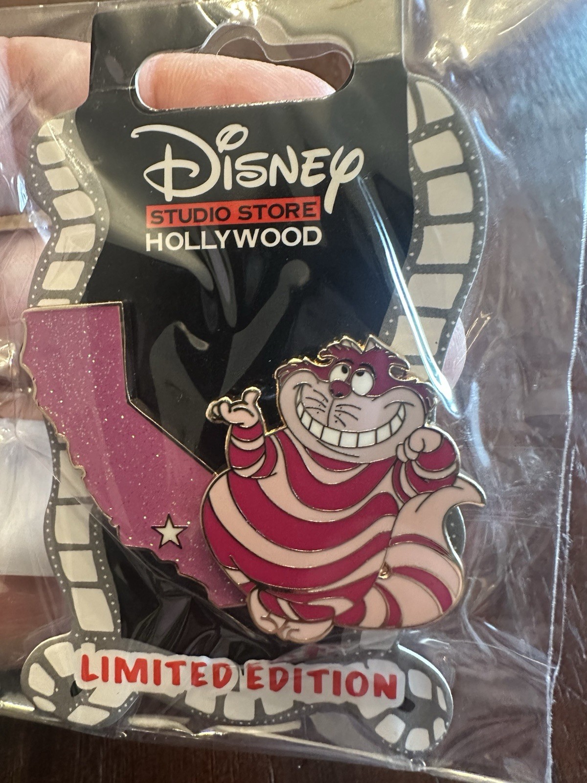 2025 Destination D23 California Series Cheshire Cat DSSH Pin LE 300 2025 Destination D23 California Series Cheshire Cat DSSH Pin LE 300