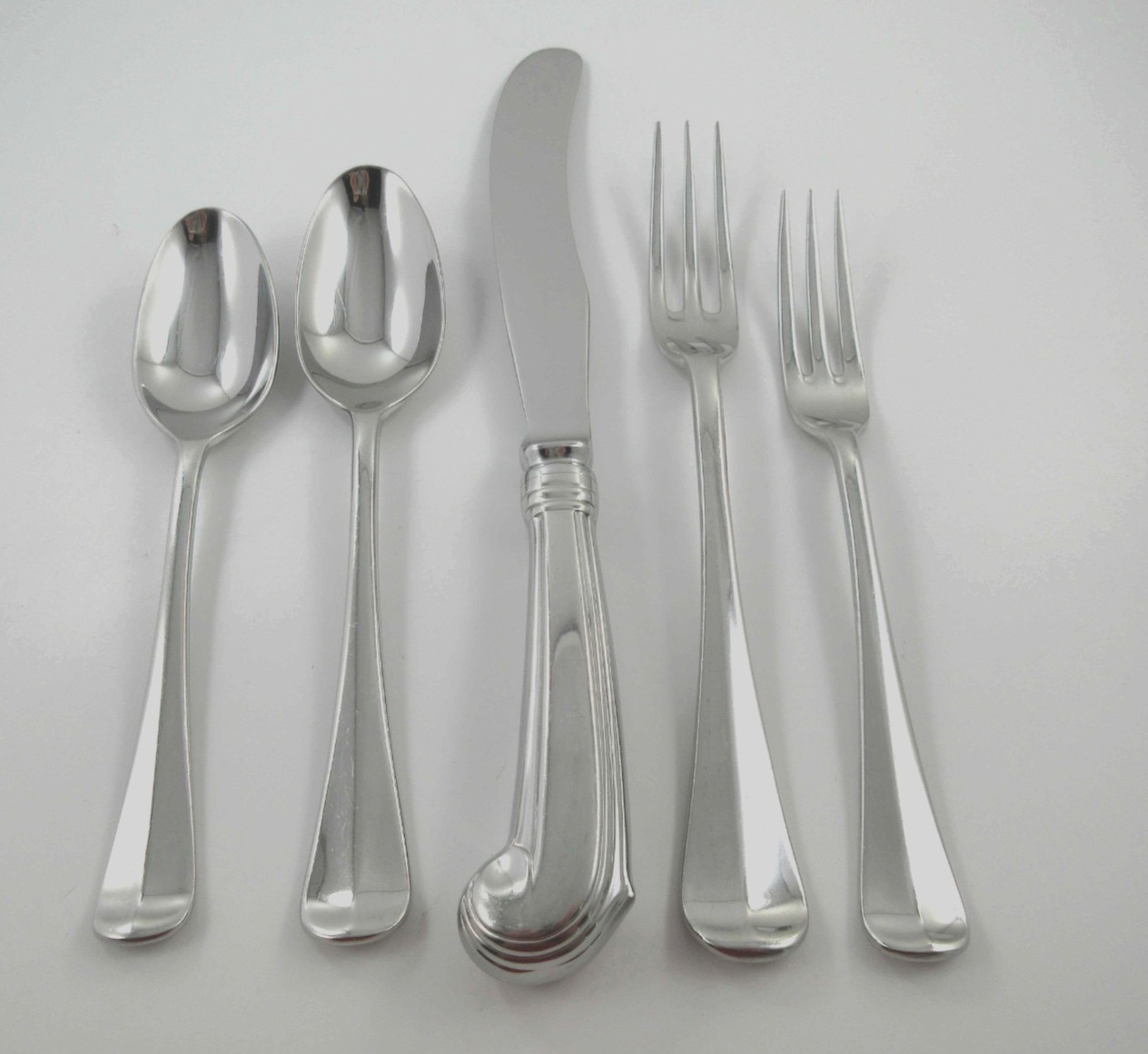 Lenox WILLIAMSBURG ROYAL SCROLL 5 Pc Place Setting (s) 18/10 Glossy Stainless