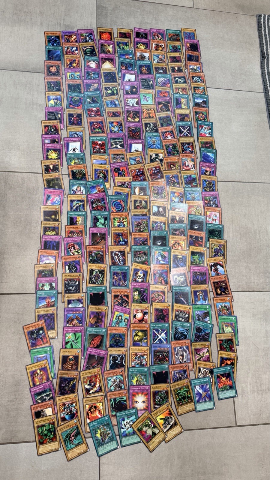 Konami Yu-Gi-Oh TCG 250-Card Lot 1996 English Mixed Foil