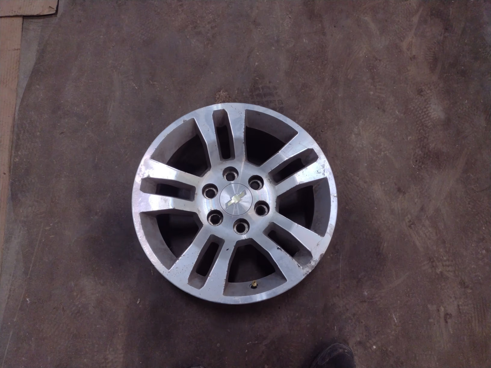 Wheel 18x8-1/2 5 Spoke Double Opt Pzx Fits 15-20 SUBURBAN 1500 3195714