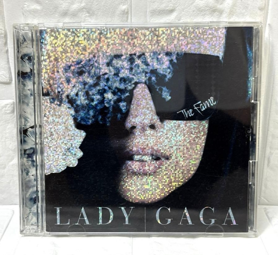The Fame Deluxe Edition Lady Gaga +3 Bonus Tracks (17songs) CD+DVD
