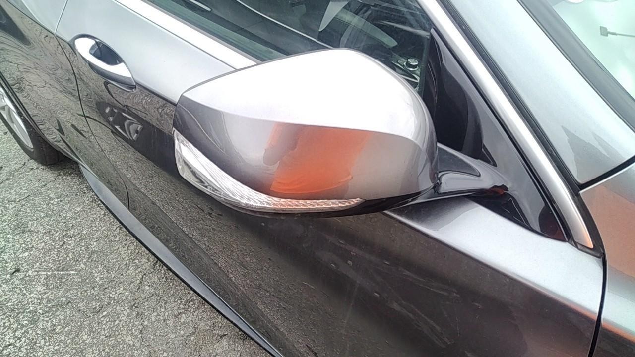 Used Right Door Mirror fits: 2017 Infiniti QX30 power power folding and heated w