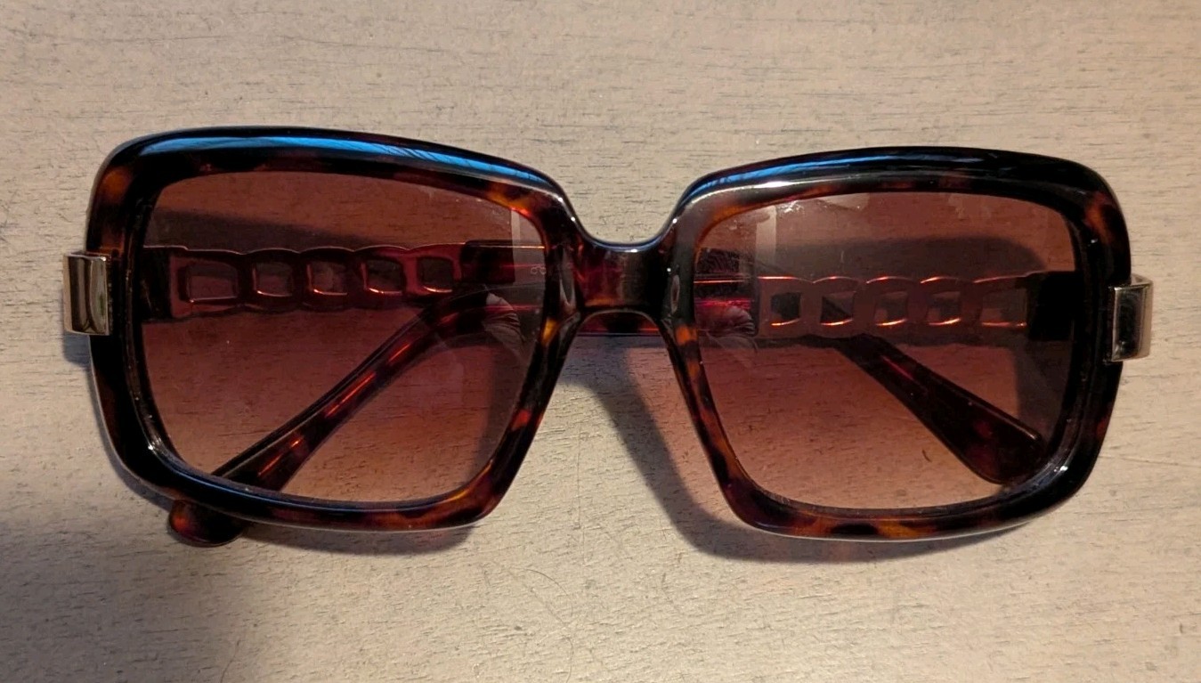 Vintage Halston Sunglasses 1980\'s Solid Smoke Lense Tortoise Gold Chain Stems