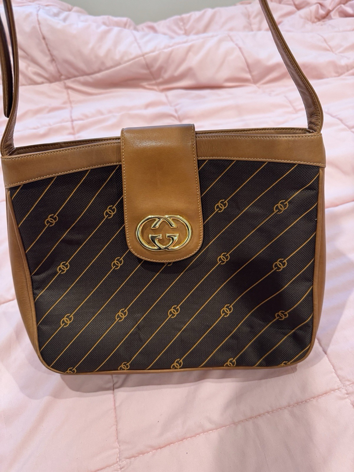 Gucci Vintage bAg. Preloved authentic Gucci Vintage bAg. Preloved authentic