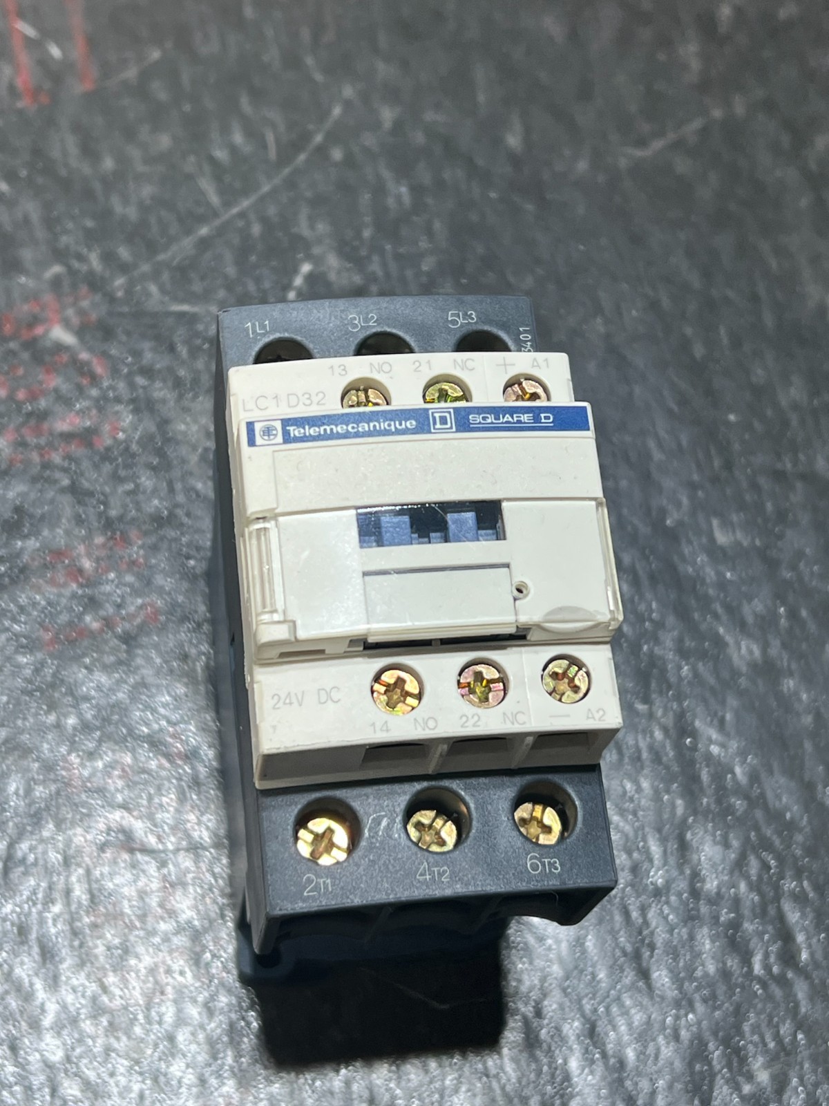 telemecanique lc1d32 nos no packaging 24vdc