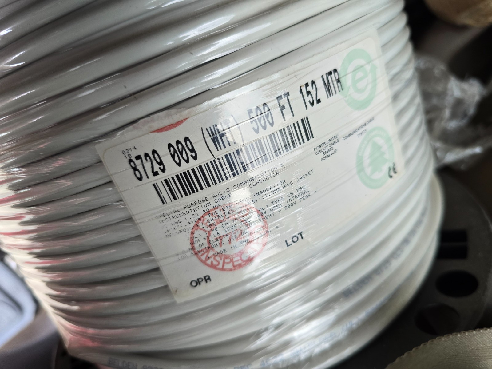 BELDEN 8729 White 4 Conductor 22 AWG Shielded Cable w/ Ground 500 FT Spool 500\' BELDEN 8729 White 4 Conductor 22 AWG Shielded Cable w/ Ground 500 FT Spool 500\'