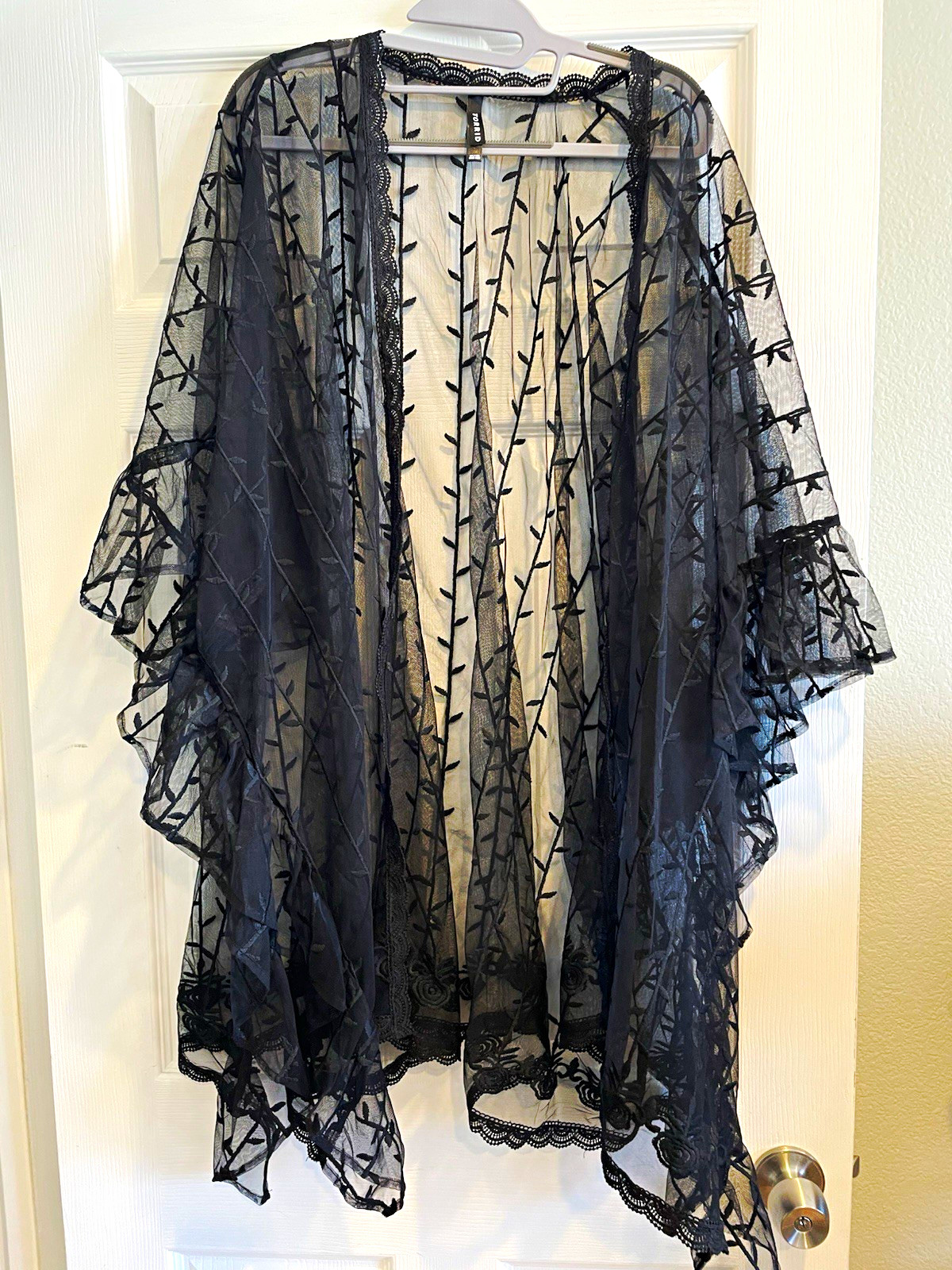 Torrid Black Sheer Mesh Floral Embroidered Lace Open Kimono V-Neck One Size