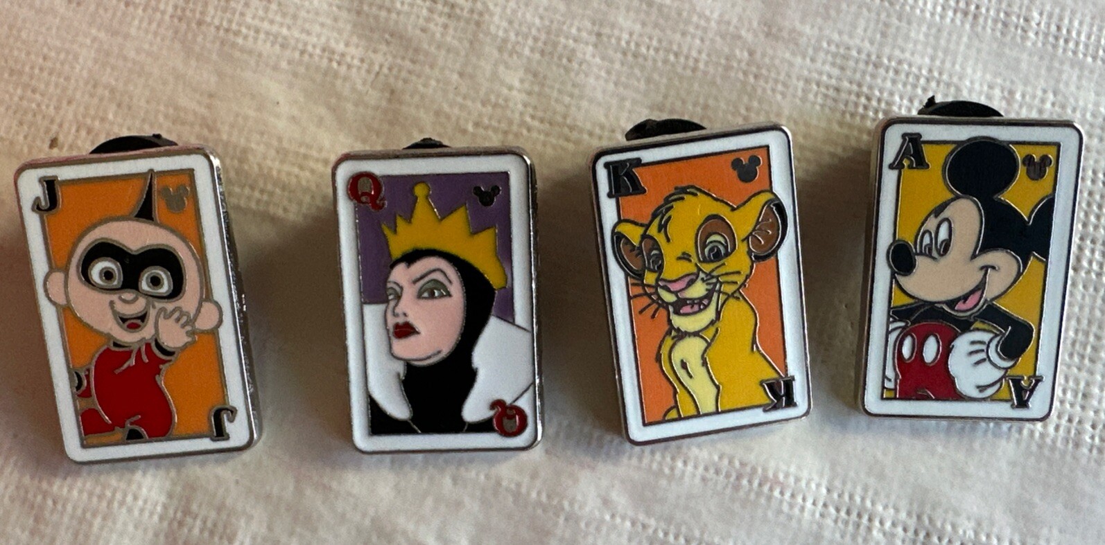 2014 Disney Trading Pin Card Set Of 4 King Queen jack Ace Mickey Simba Evil 2014 Disney Trading Pin Card Set Of 4 King Queen jack Ace Mickey Simba Evil