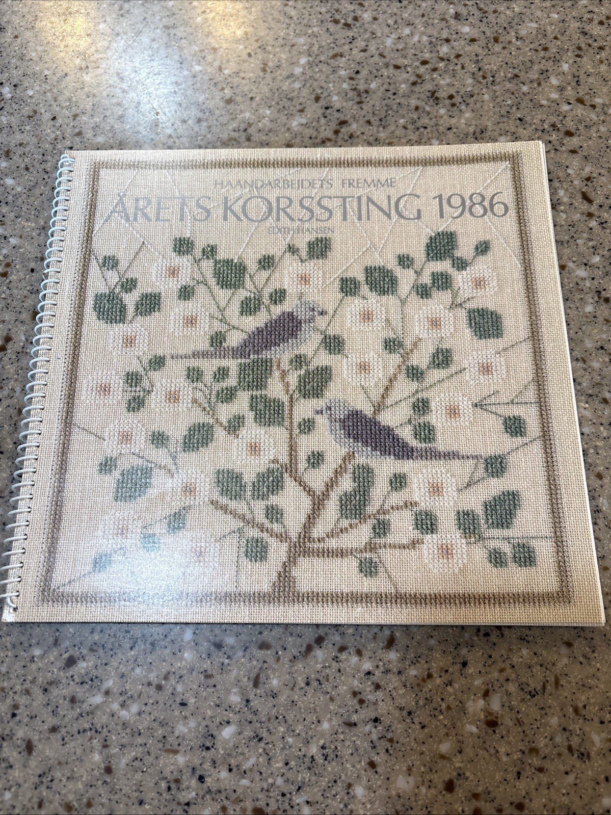 Rare 1986 - Haandarbejdets Fremme - Cross stitch Calendar Book by EDITH HANSEN
