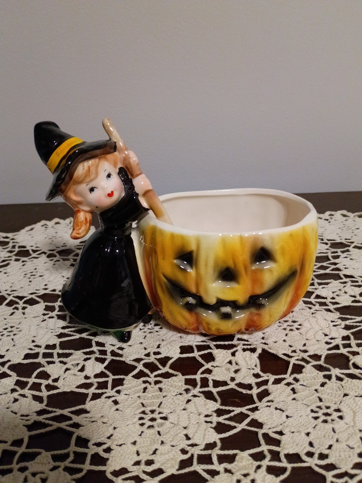 Vtg Relpo Halloween Witch Pumpkin Planter/Candleholder W/Label Near Mint Cond. Vtg Relpo Halloween Witch Pumpkin Planter/Candleholder W/Label Near Mint Cond.