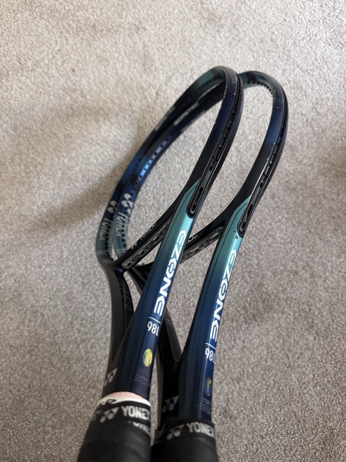 Tennis Racket Yonex EZONE 98L 2022 (Grip Size 4 1/4) Tennis Racket Yonex EZONE 98L 2022 (Grip Size 4 1/4)