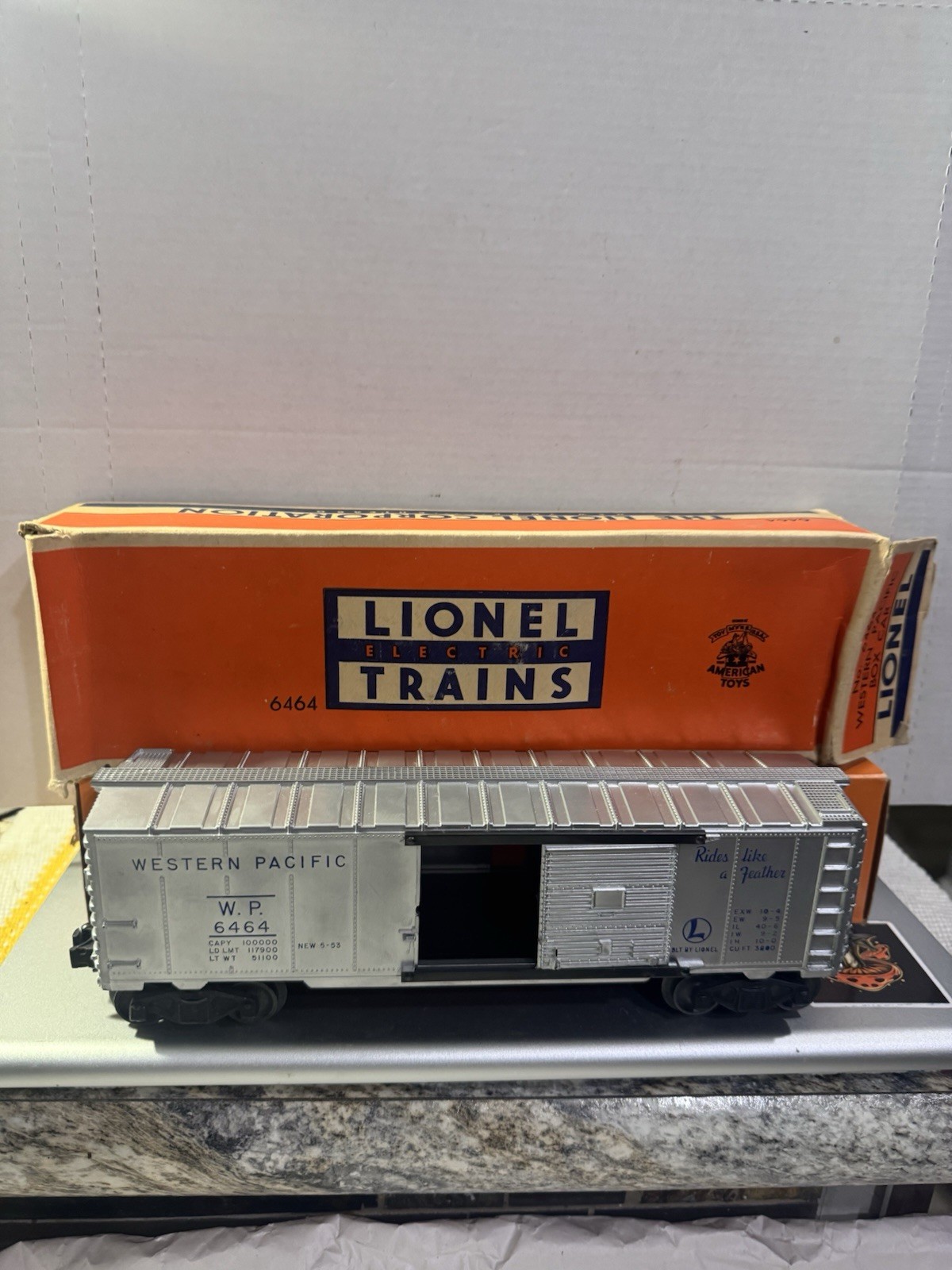 Lionel 6464-1 Western Pacific Silver Boxcar Blue Lettering w/ Original Box