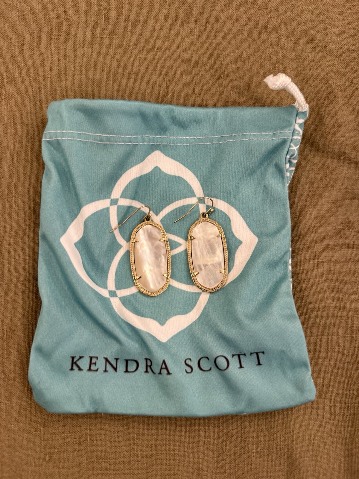 Kendra Scott Mother of Pearl Earrings Gold Kendra Scott Mother of Pearl Earrings Gold