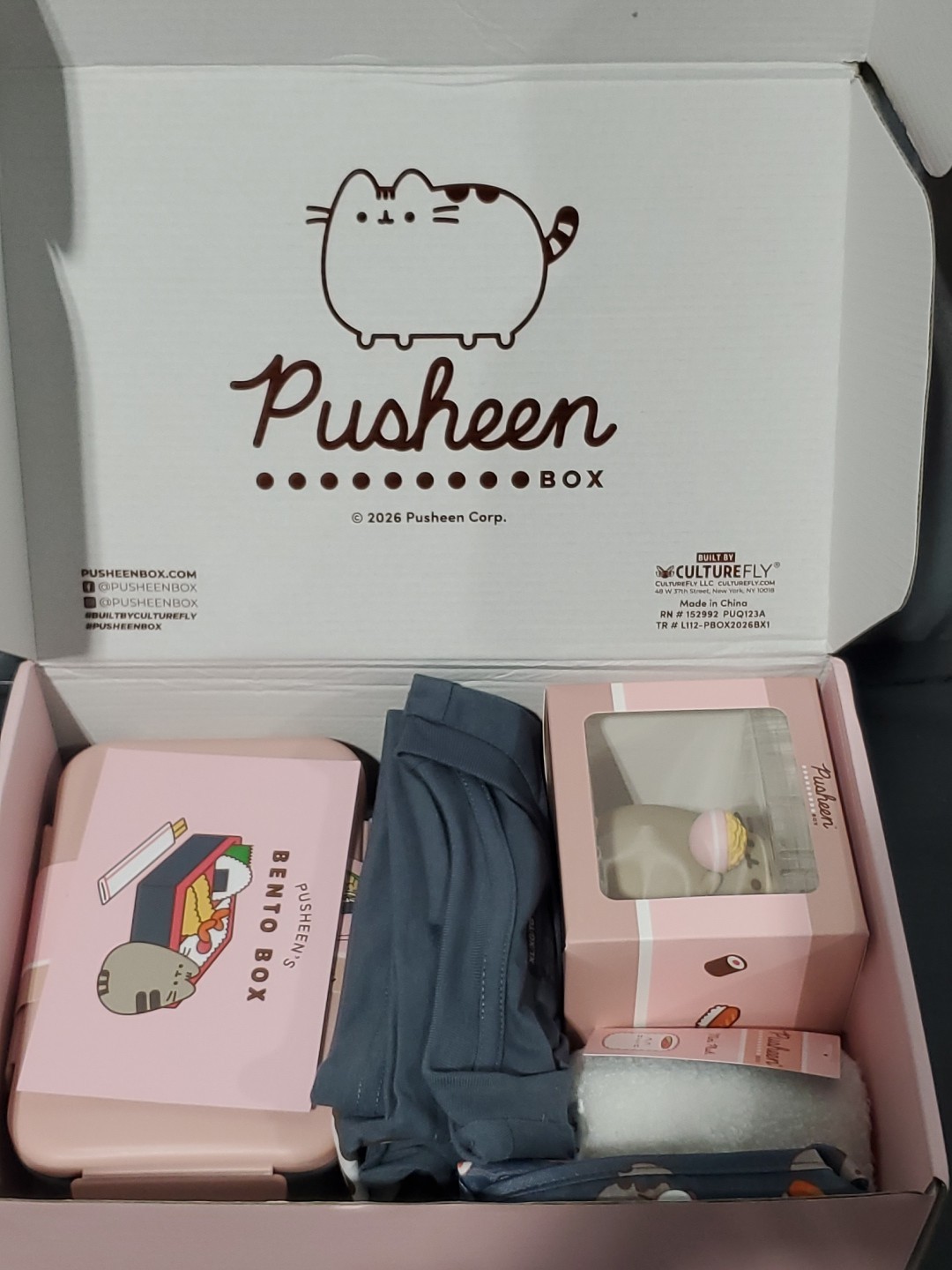 Pusheen Spring 2026 Bento Box 6pcs Complete XL Tee NEW Pusheen Spring 2026 Bento Box 6pcs Complete XL Tee NEW