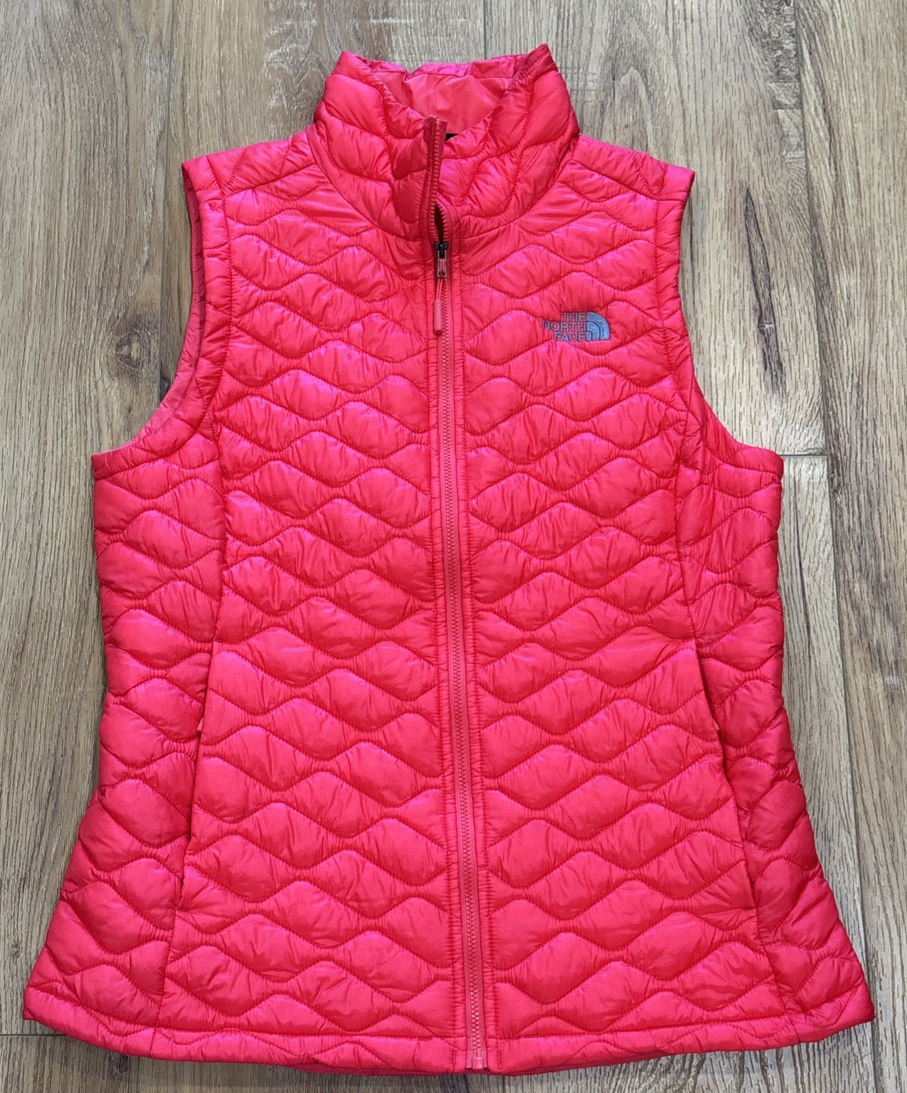 EUC The North Face Thermoball Women’s Micro Puffer Vest Size Medium EUC The North Face Thermoball Women’s Micro Puffer Vest Size Medium