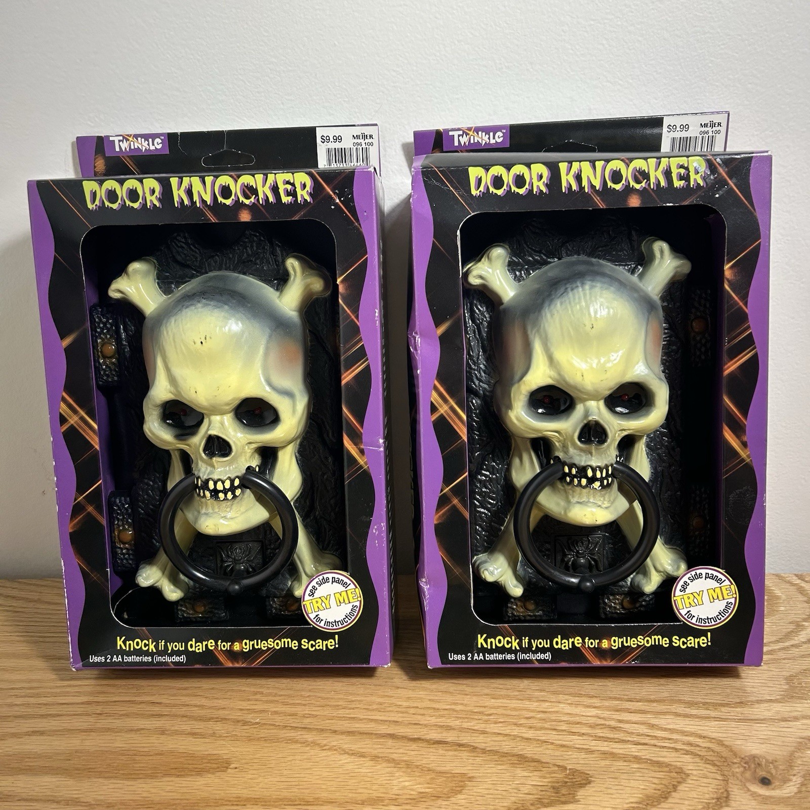 New 2 Vintage 1996 Twinkle Halloween Crossbones Skull Skeleton Door Knocker Prop