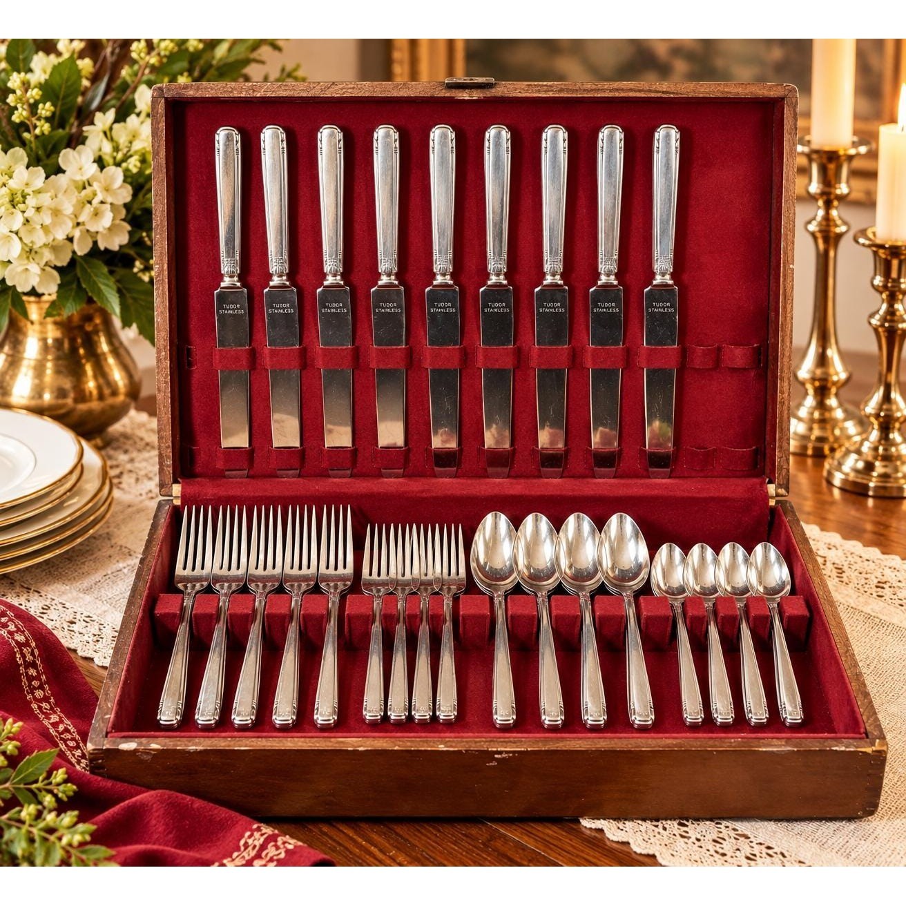 Vintage Oneida Community Tudor Plate Flatware Set Service for 8 40 Pc With Chest