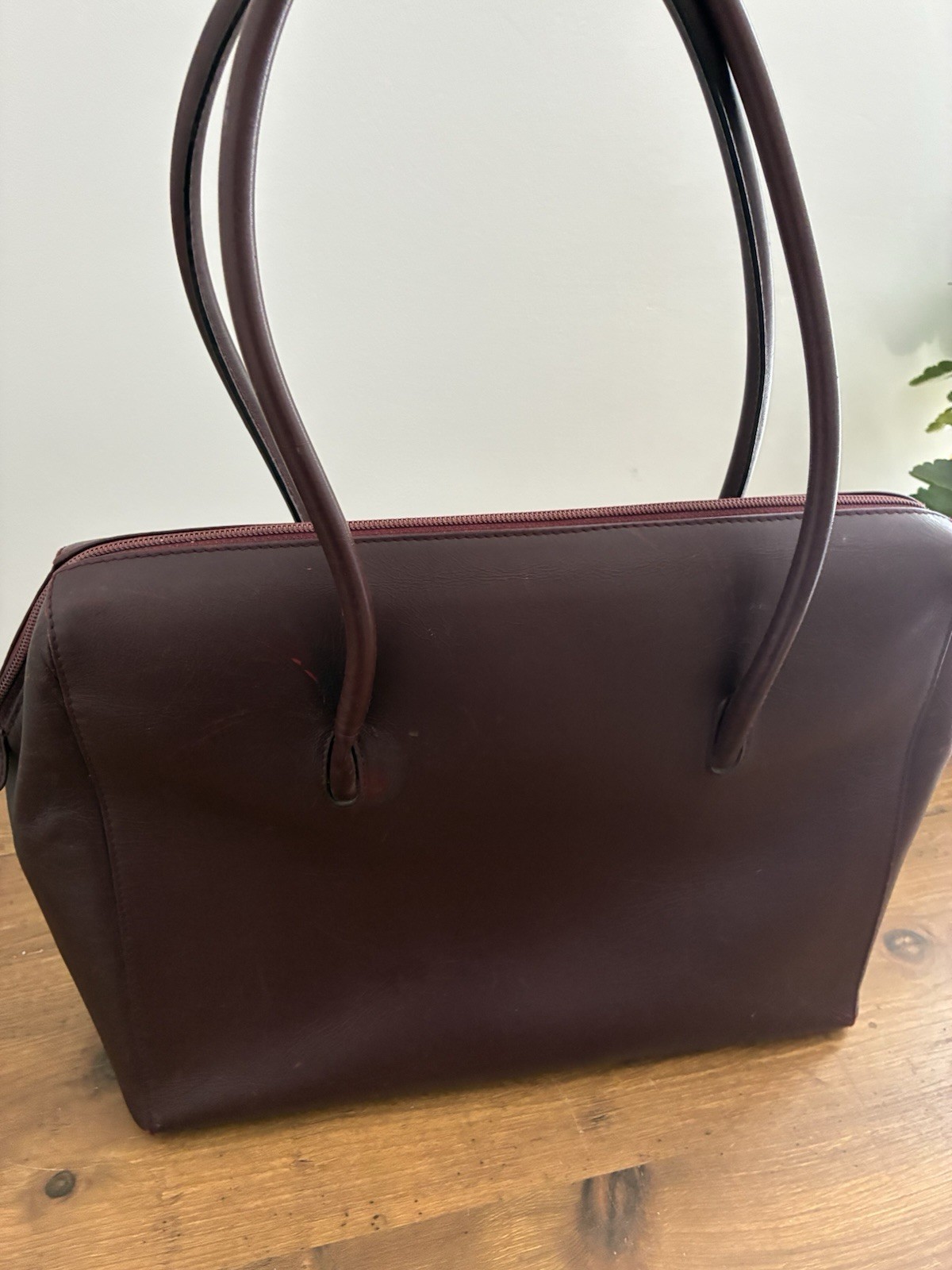 Cartier Must Line Burgandy Red Tote, Pre-Owned Cartier Must Line Burgandy Red Tote, Pre-Owned