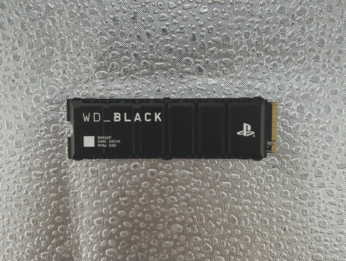 WD_BLACK 1TB SN850P HEATSINK NVMe M.2 SSD Storage Expansion PS5 up to 7300MB/s WD_BLACK 1TB SN850P HEATSINK NVMe M.2 SSD Storage Expansion PS5 up to 7300MB/s