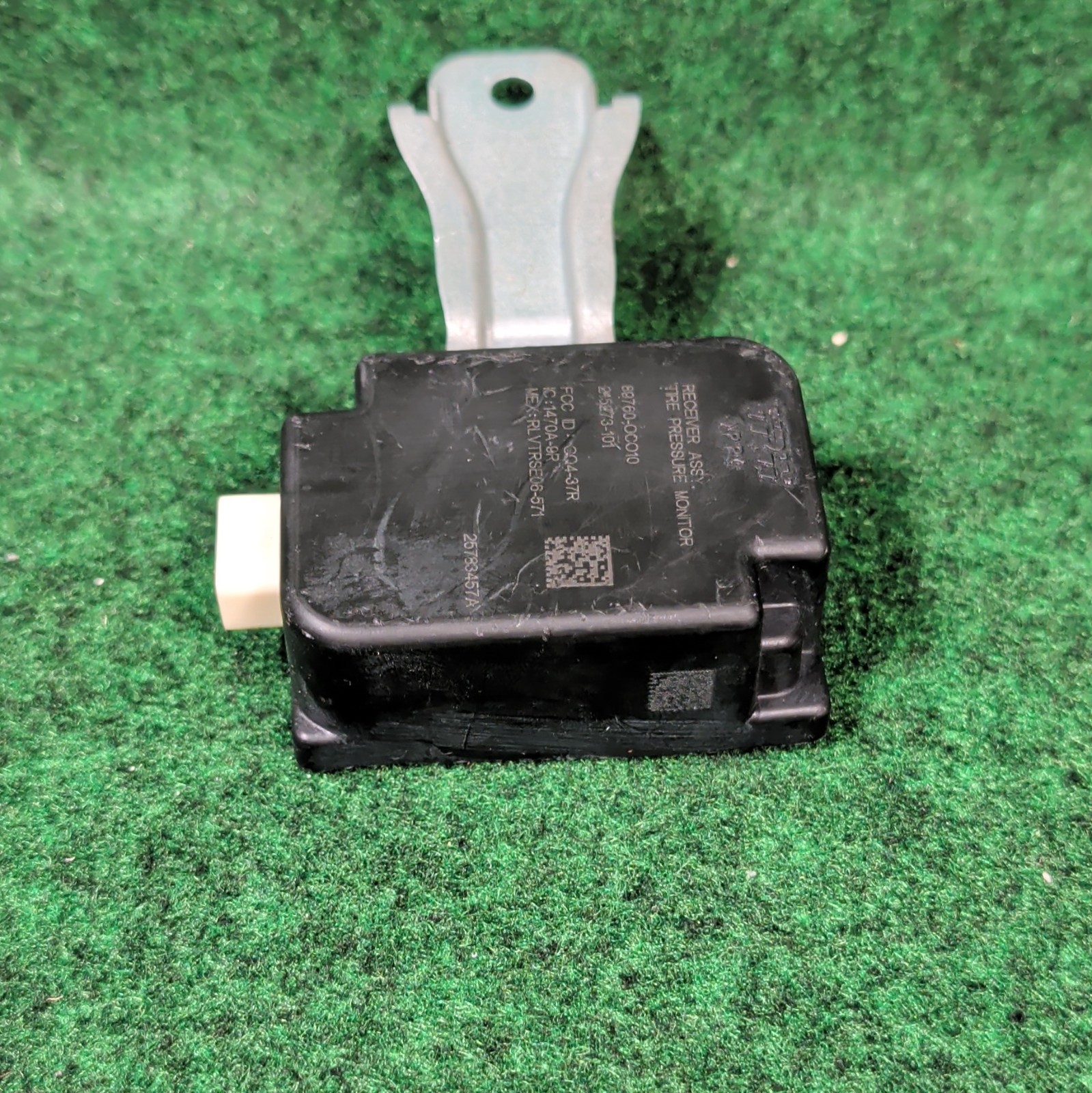 2007-2017 Toyota TUNDRA Tire Pressure Monitoring System module TPMS 89760-0C010 2007-2017 Toyota TUNDRA Tire Pressure Monitoring System module TPMS 89760-0C010