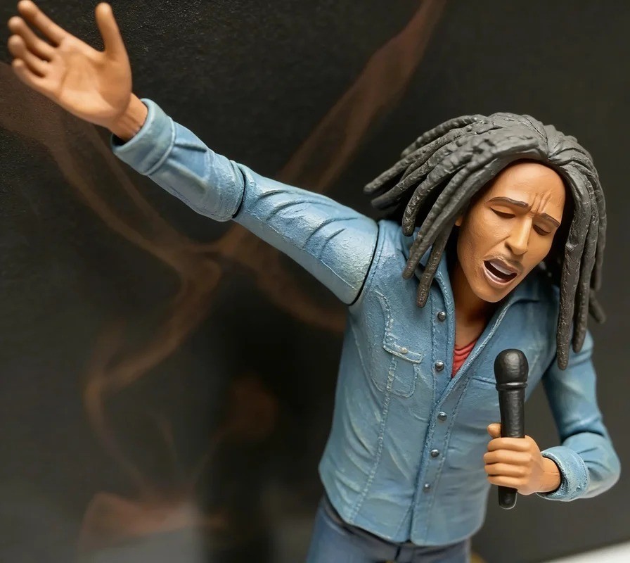 Bob Marley Music Legends Jamaica Singer & Microphone PVC Action Figure.