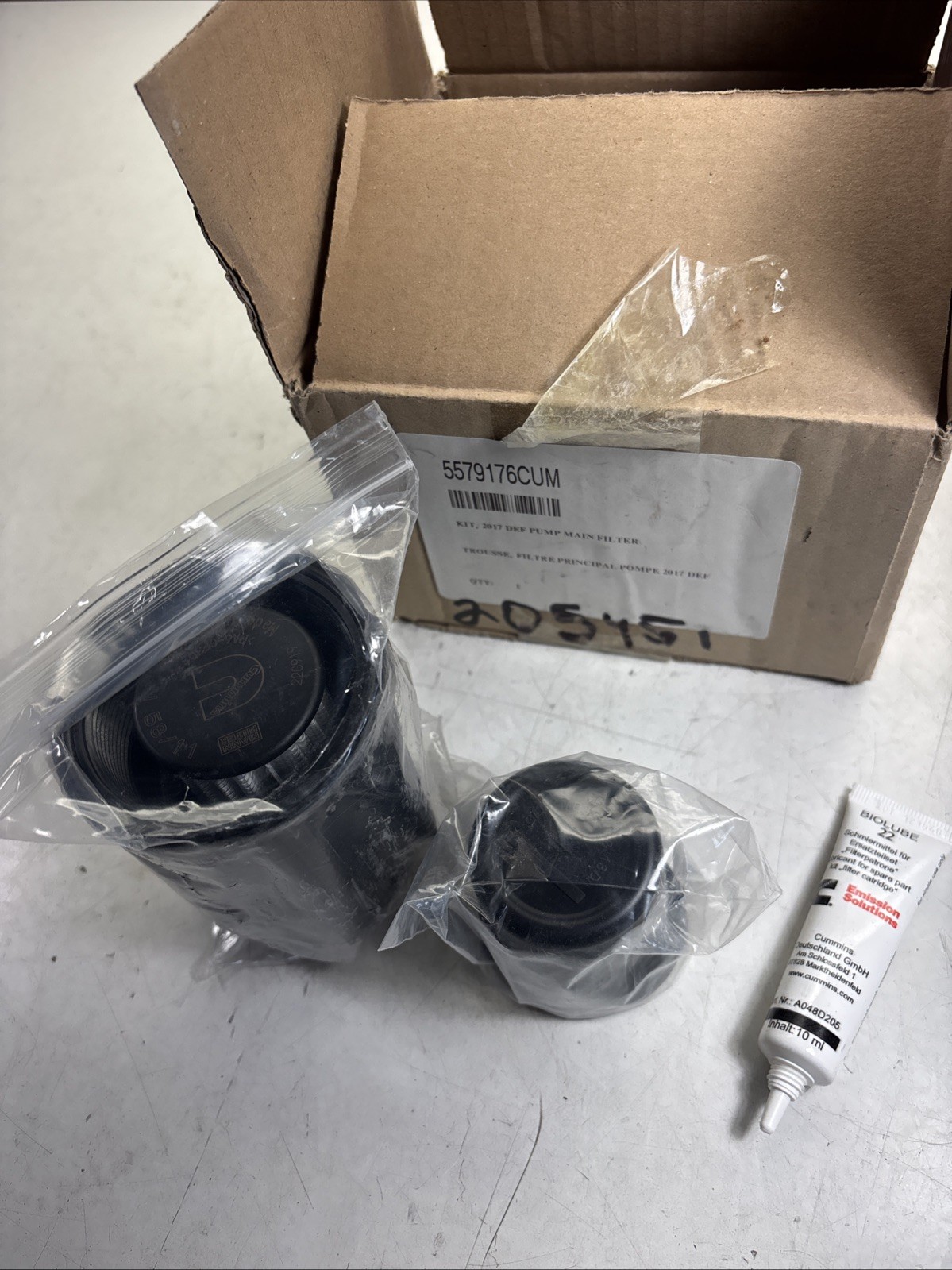 4388378 / 5579176 / 5579176CUM Genuine Cummins / Mann Def Filter Kit OEM-New