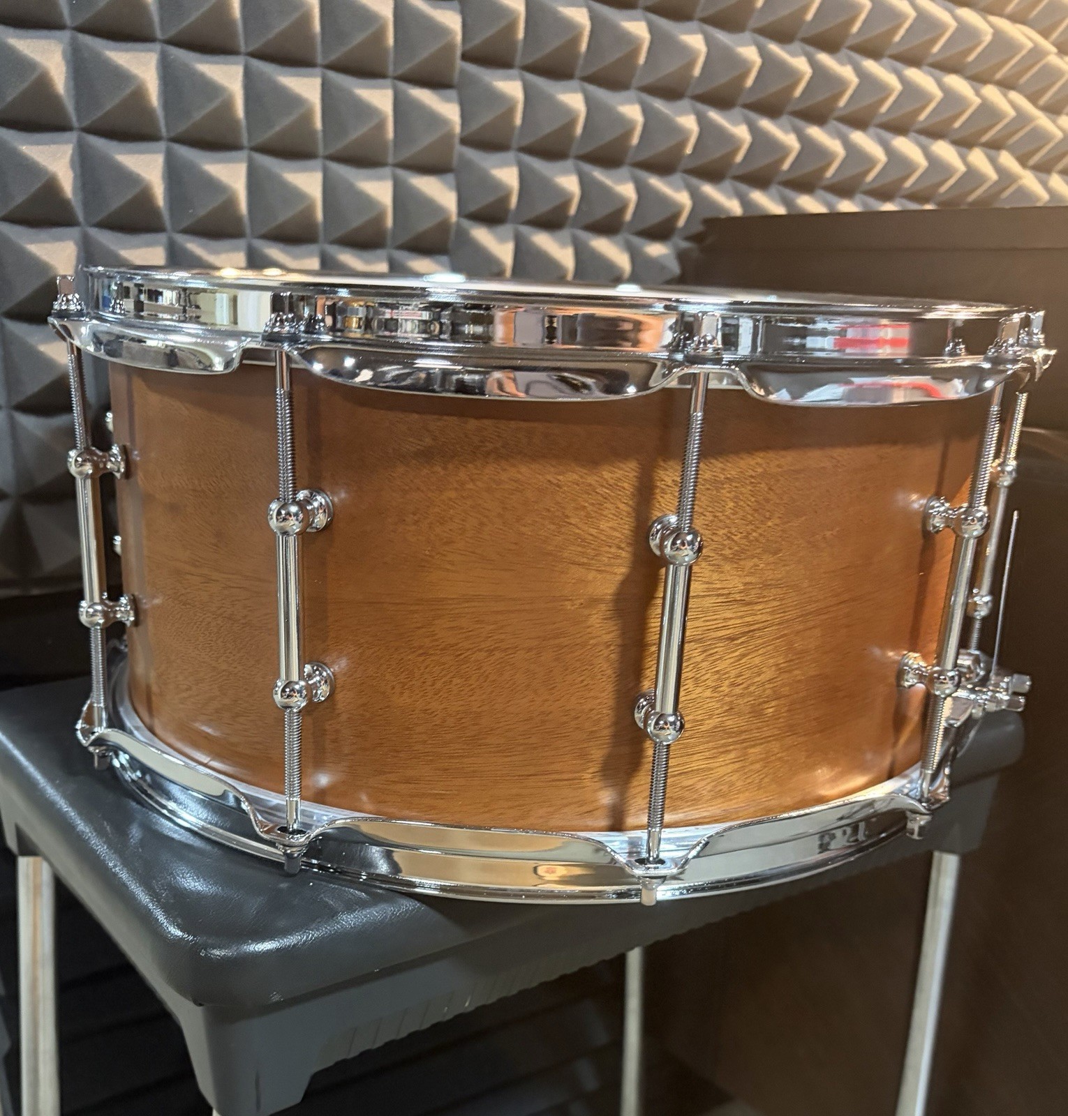 Ludwig Universal Snare Drum - 6.5 x 14-inch - Mahogany